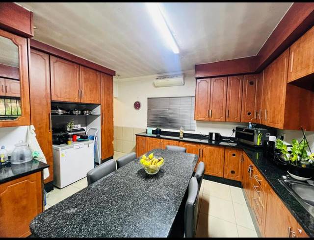 7 BEDROOM HOUSE FOR SALE IN NEW MODDER